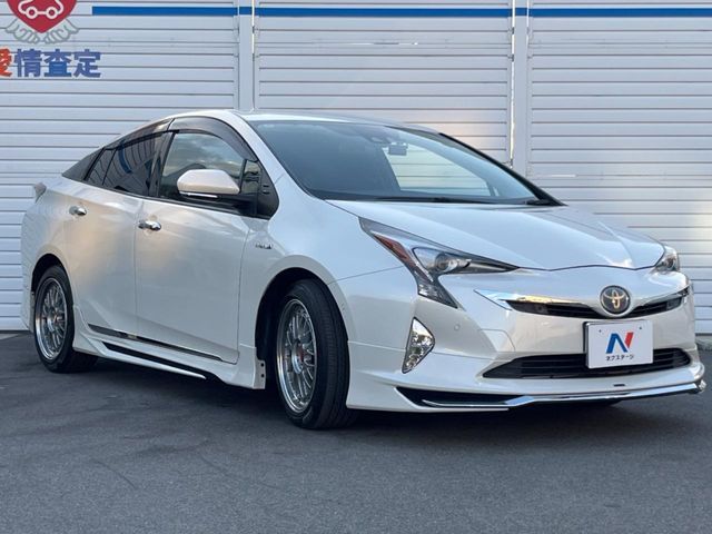 TOYOTA PRIUS 2016