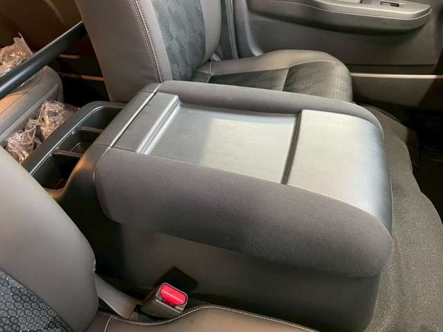 NISSAN NV350 CARAVAN 2025