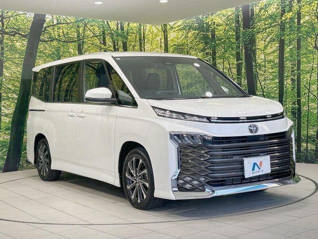 TOYOTA VOXY 2024