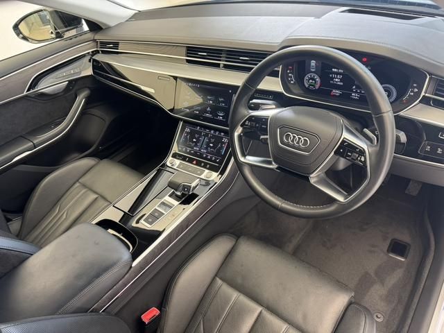 AUDI AUDI A8 2022