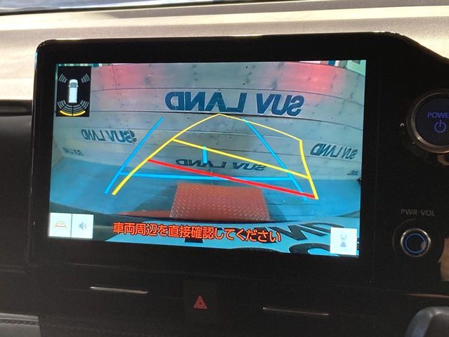 TOYOTA VOXY HYBRID 2022