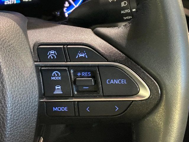 TOYOTA VOXY HYBRID 2022