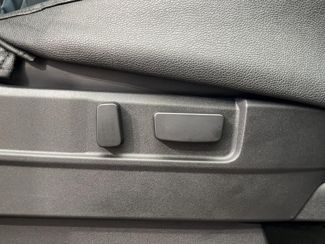 MITSUBISHI DELICA D:5 4WD 2023