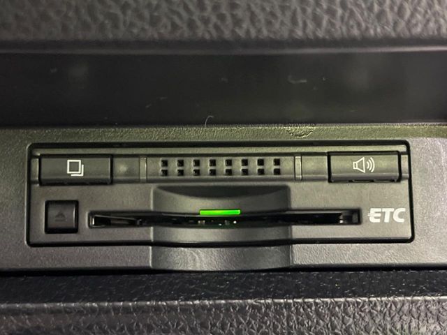 TOYOTA VOXY 4WD 2015