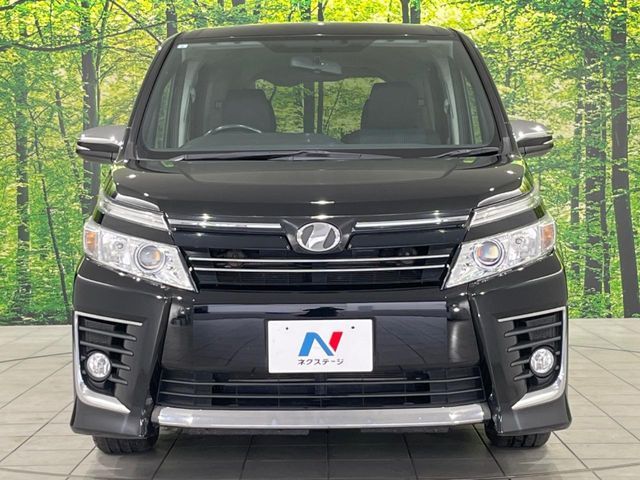TOYOTA VOXY 4WD 2015