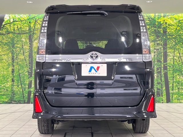 TOYOTA VOXY 4WD 2015