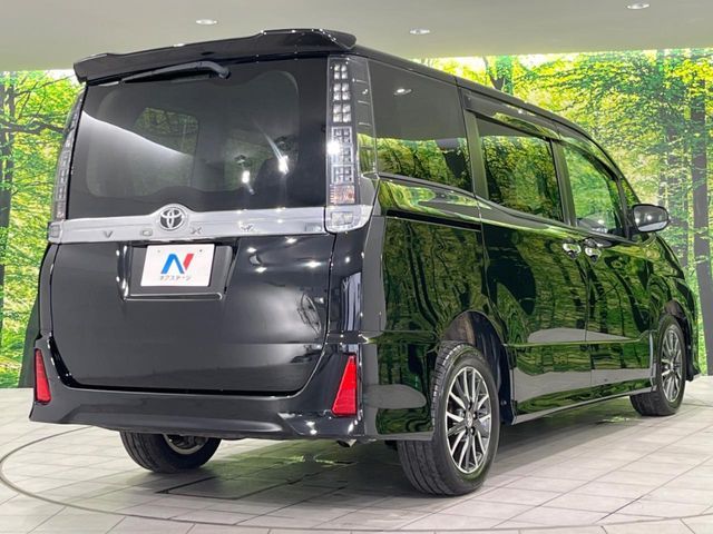 TOYOTA VOXY 4WD 2015