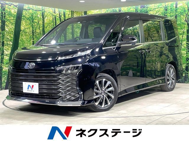 TOYOTA VOXY 2023