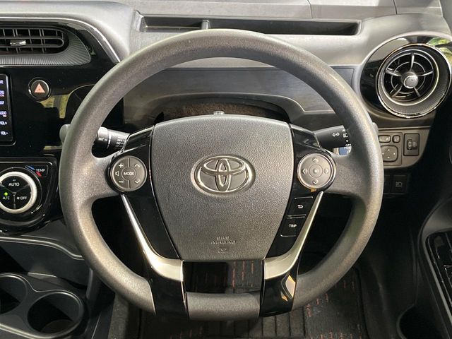 TOYOTA AQUA 2019