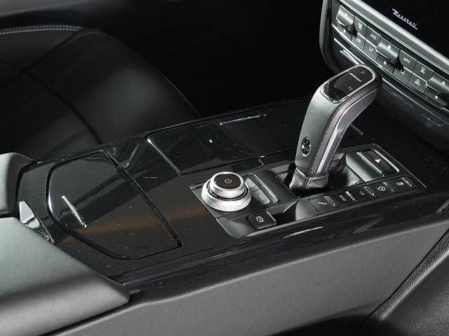 MASERATI MASERATI QUATTROPORTE 2022