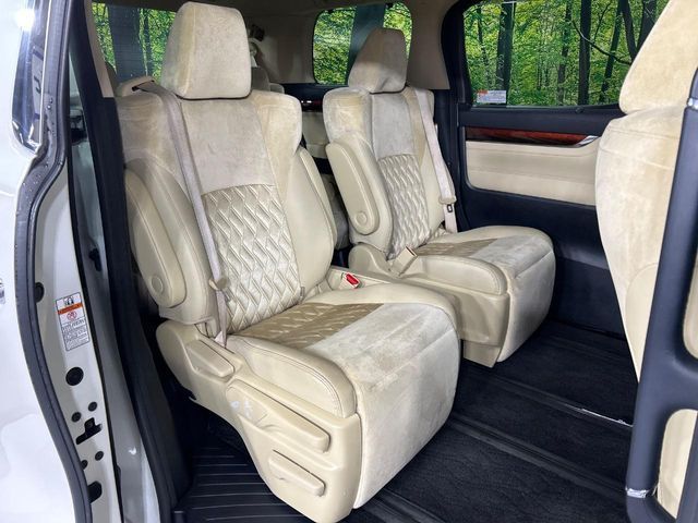 TOYOTA ALPHARD hybrid 4WD 2015