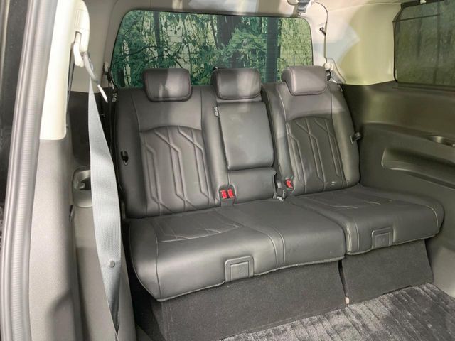 NISSAN ELGRAND 2022