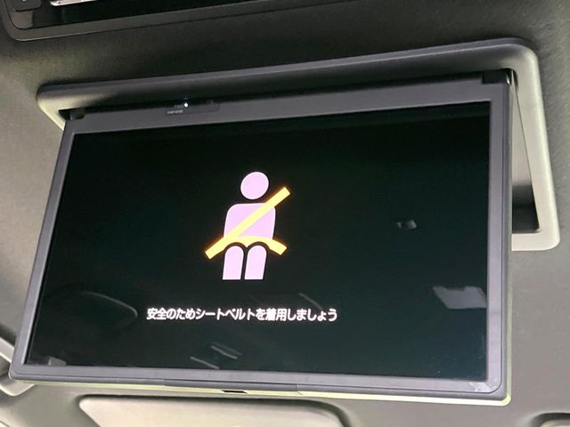 TOYOTA VOXY HYBRID 2022