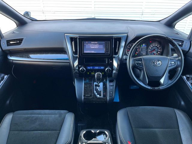 TOYOTA VELLFIRE 2016