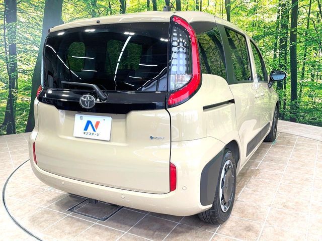 TOYOTA SIENTA HYBRID 2025