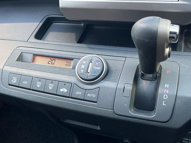 HONDA FREED Spike 2010