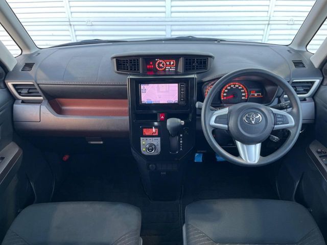 TOYOTA ROOMY 2016