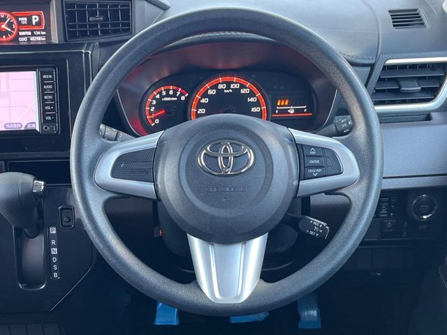 TOYOTA ROOMY 2016