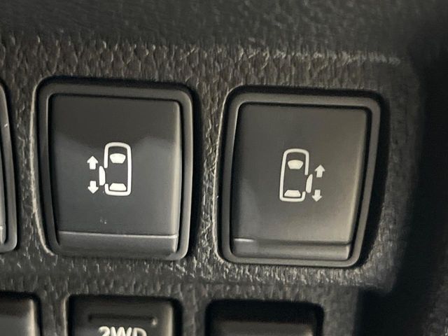 NISSAN ELGRAND  4WD 2012