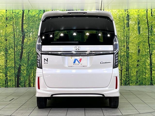 HONDA N BOX CUSTOM 2017