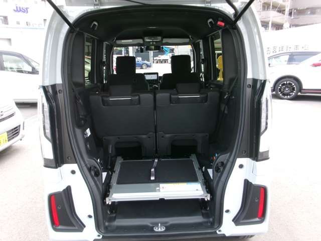 HONDA N BOX CUSTOM 2023