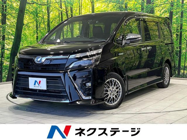 TOYOTA VOXY HYBRID 2018