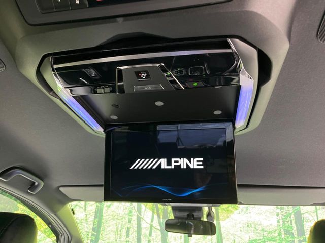 TOYOTA VOXY HYBRID 2018