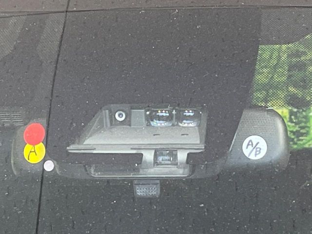 TOYOTA VOXY HYBRID 2018