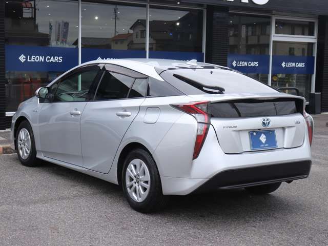 TOYOTA PRIUS 2015