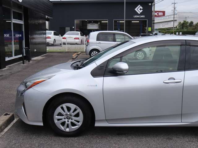TOYOTA PRIUS 2015