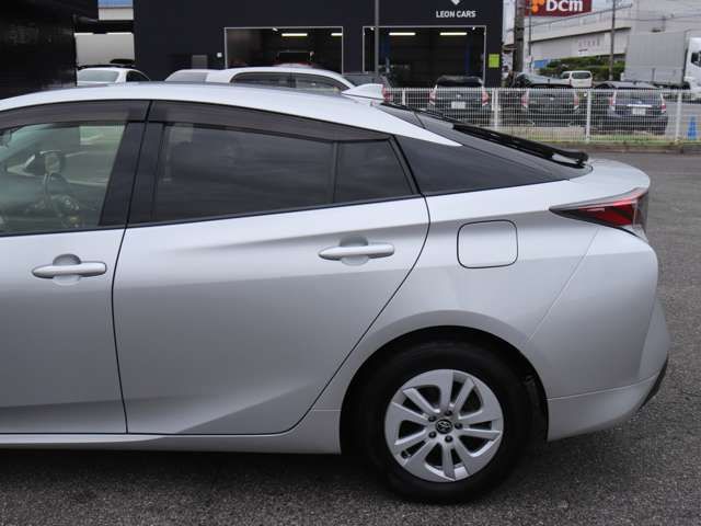 TOYOTA PRIUS 2015