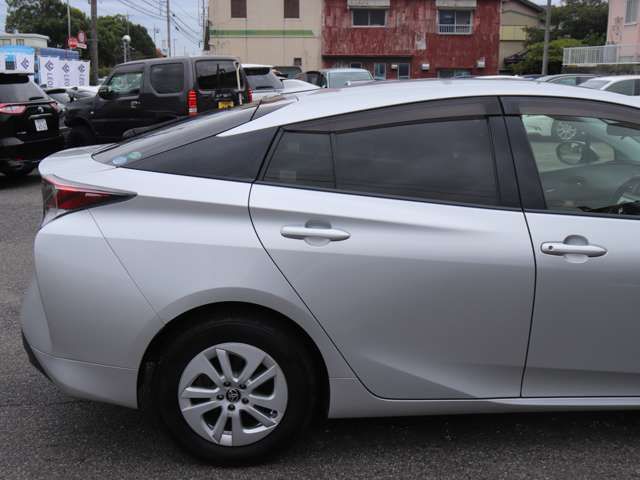 TOYOTA PRIUS 2015