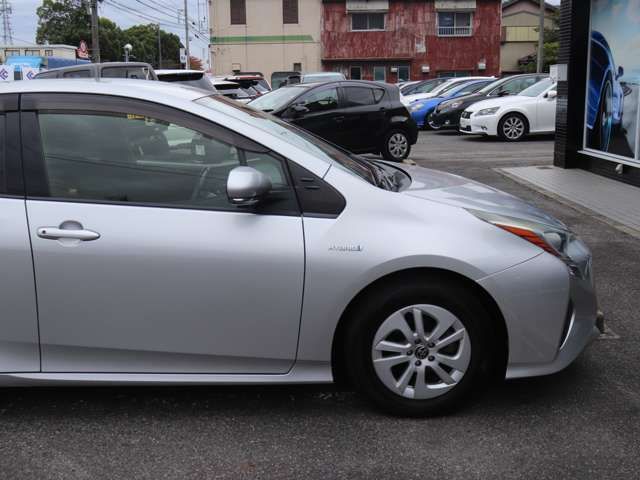 TOYOTA PRIUS 2015