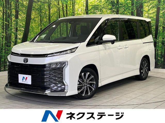 TOYOTA VOXY 2023