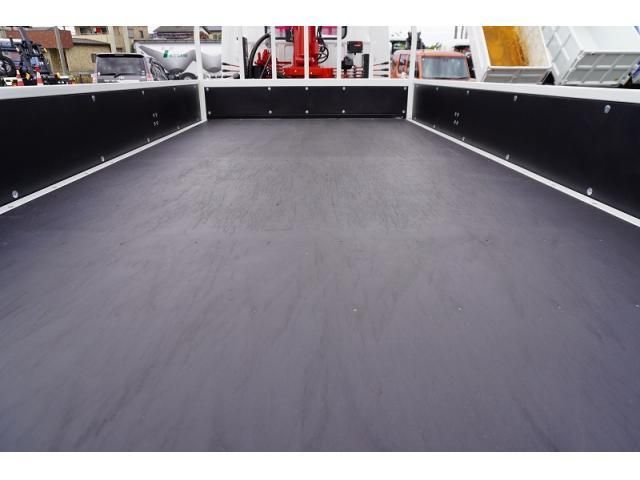 MITSUBISHI CANTER 2025