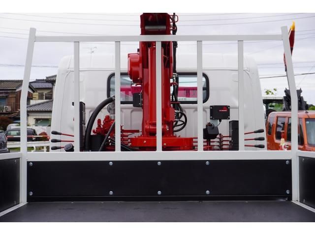 MITSUBISHI CANTER 2025