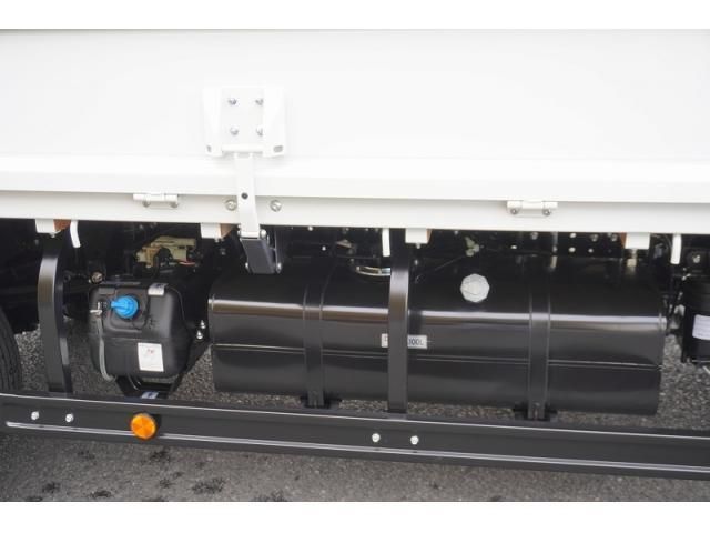 MITSUBISHI CANTER 2025