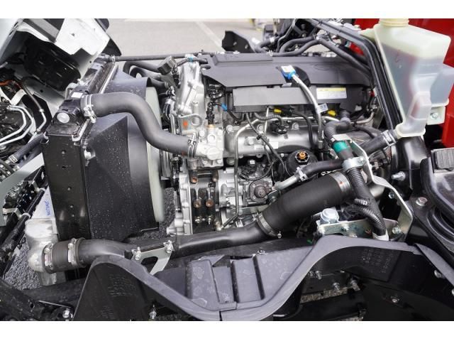 MITSUBISHI CANTER 2025