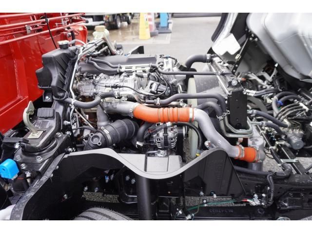 MITSUBISHI CANTER 2025