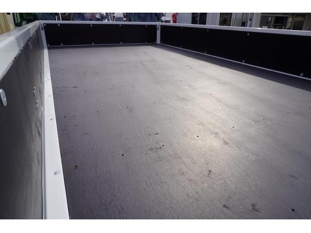 MITSUBISHI CANTER 2025