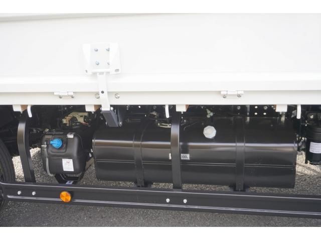 MITSUBISHI CANTER 2025