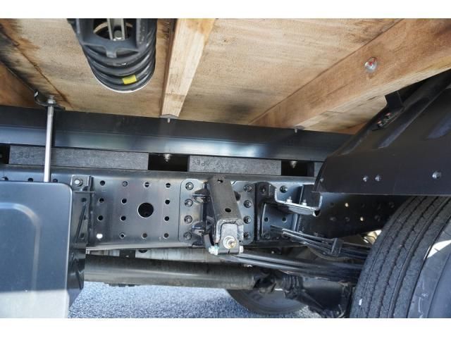 MITSUBISHI CANTER 2023