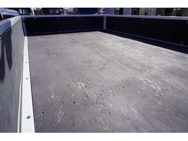 MITSUBISHI CANTER 2023