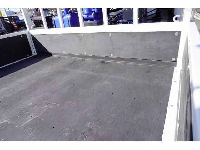 MITSUBISHI CANTER 2023