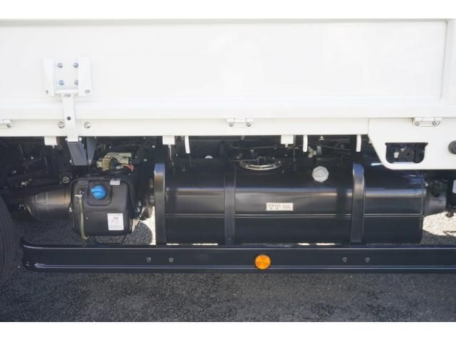 MITSUBISHI CANTER 2023