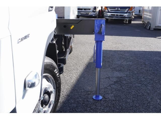 MITSUBISHI CANTER 2023