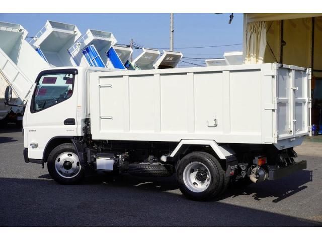 MITSUBISHI CANTER 2023