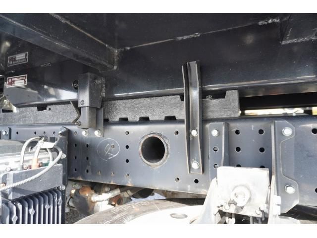 MITSUBISHI CANTER 2023