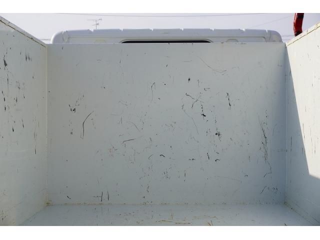 MITSUBISHI CANTER 2023