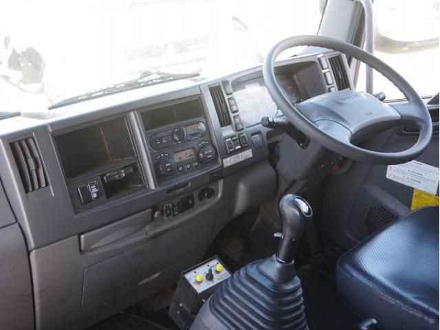 ISUZU ELF 2015